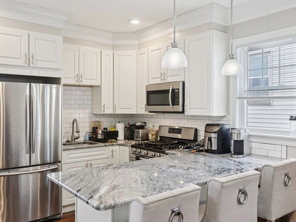 1048 Saratoga St 3, Boston MA 02128