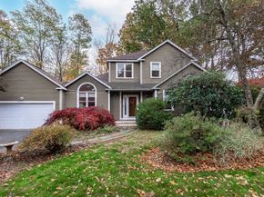 2 Grove St, Framingham MA 01701