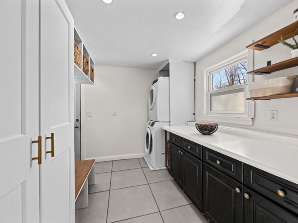 5 Endicott St, Weymouth MA 02189