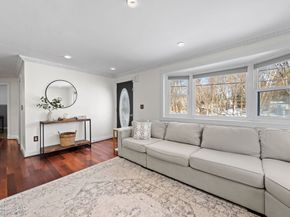 5 Endicott St, Weymouth MA 02189