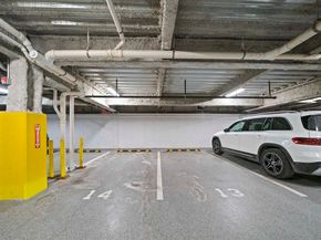 321 Hammond Pond Pkwy 105, Brookline MA 02467