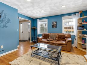 1 Rosemary Ln, Chelmsford MA 01824