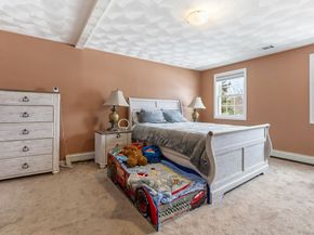 1 Rosemary Ln, Chelmsford MA 01824