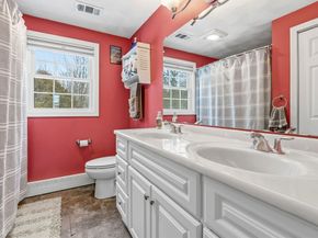 1 Rosemary Ln, Chelmsford MA 01824