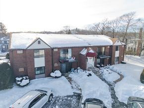 141 Essex D6, Saugus MA 01906