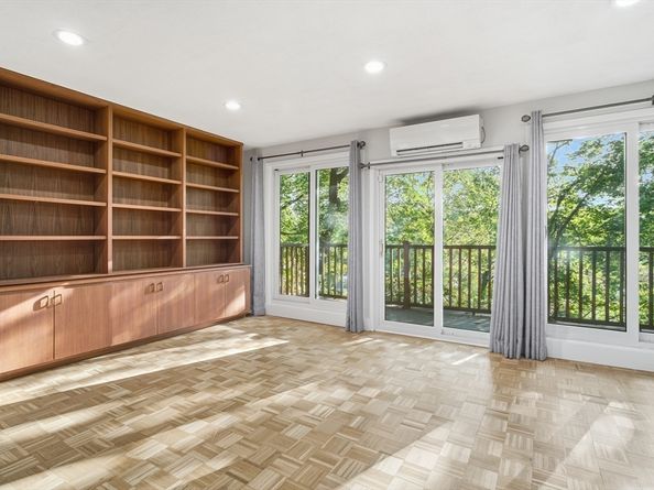 184 Rawson Rd, Brookline MA 02445