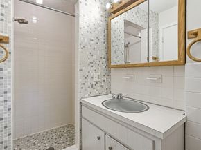184 Rawson Rd, Brookline MA 02445