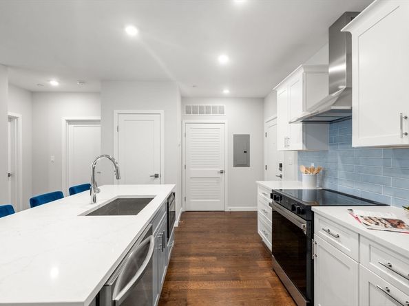 267 Old Colony 313, Boston MA 02127