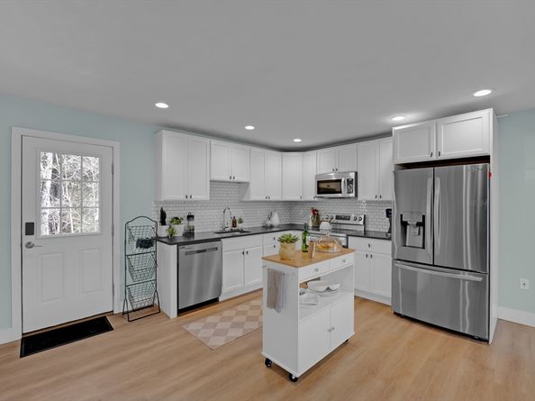 74 Hill Rd A, Charlton MA 01507