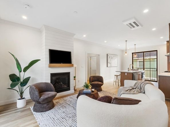 27 Shepard St 4, Boston MA 02135