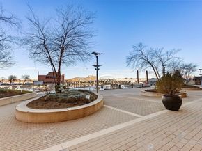 100 Lovejoy Wharf 8H, Boston MA 02114