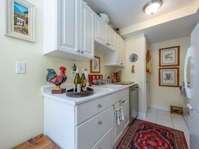 75 Glen Rd B4, Brookline MA 02445