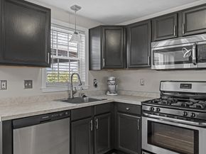 103 Juniper Ln 103, Tewksbury MA 01876