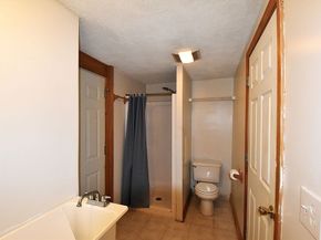 16 Arborwood Dr, Worcester MA 01604