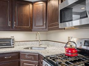 75 Summer St 5, Salem MA 01970