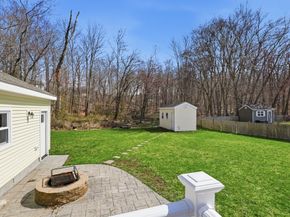 38 Stonewood Lane, Braintree MA 02184