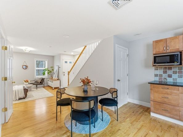 3 Mullins Ct 3, Cambridge MA 02141