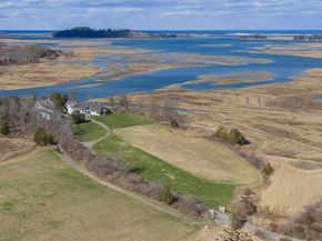 80R Eastern Ave, Essex MA 01929