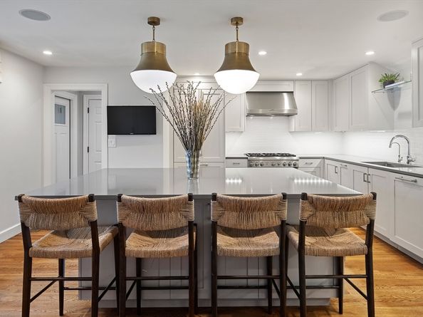 2 Edgewater Place, Winchester MA 01890