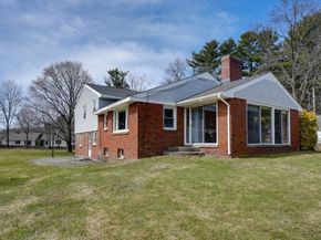 95 Grove St, Shrewsbury MA 01545