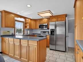 95 Grove St, Shrewsbury MA 01545