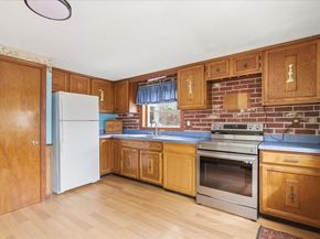 8 Cary Rd, Plymouth MA 02360
