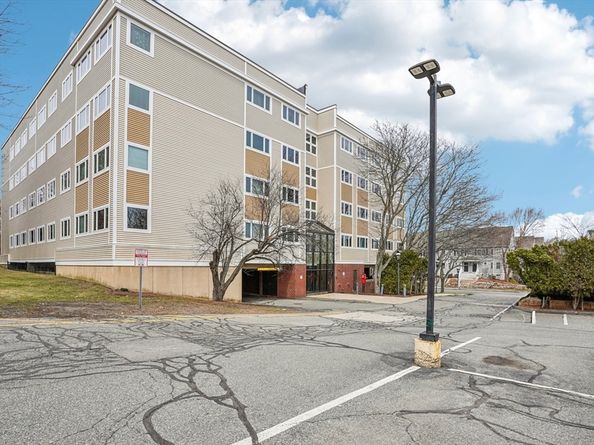 35 Desmoines Road 209, Quincy MA 02169