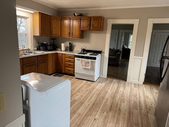 28 Beach St, Marlborough MA 01752