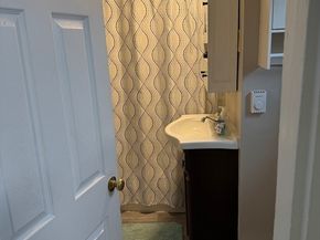 28 Beach St, Marlborough MA 01752