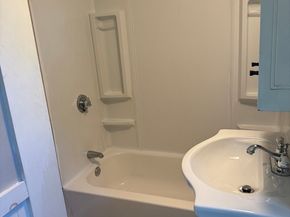 28 Beach St, Marlborough MA 01752