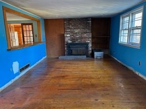143 Plympton St, Middleboro MA 02346