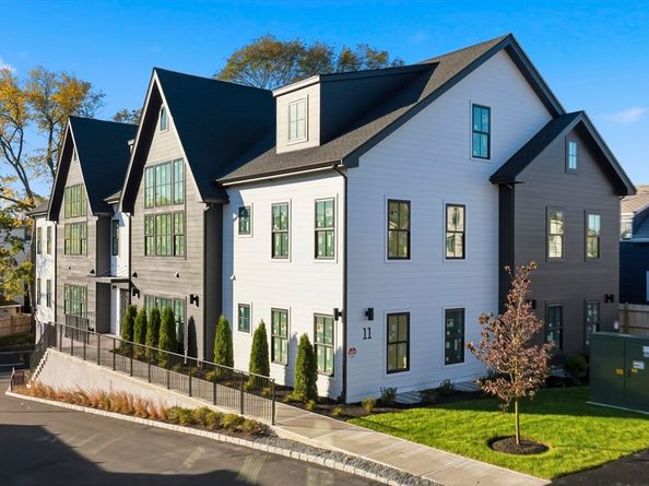 11 Boynton St. 201, Swampscott MA 01907