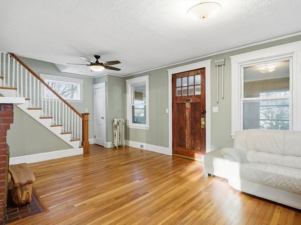 169 Pine St, Quincy MA 02170