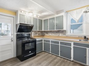 169 Pine St, Quincy MA 02170
