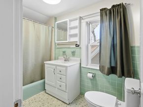 169 Pine St, Quincy MA 02170