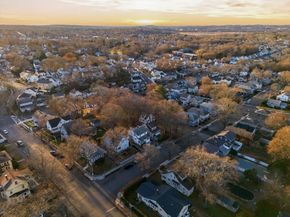 169 Pine St, Quincy MA 02170