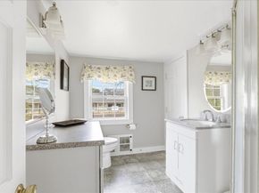 64 Wapping Rd, Kingston MA 02364