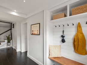 102 Washington St, Sherborn MA 01770