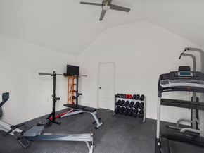 102 Washington St, Sherborn MA 01770