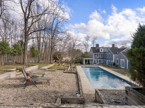 102 Washington St, Sherborn MA 01770