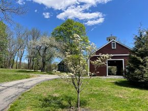 102 Washington St, Sherborn MA 01770