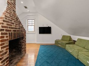102 Washington St, Sherborn MA 01770