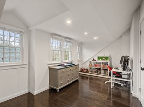 102 Washington St, Sherborn MA 01770