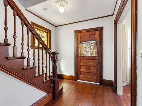 21 Montague St, Arlington MA 02474