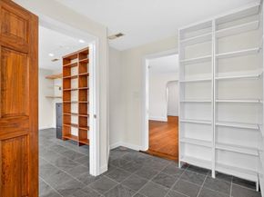 575 Chestnut St, Newton MA 02468