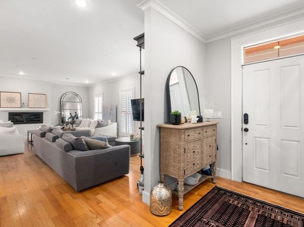73-79 Auburn St 75, Newton MA 02466