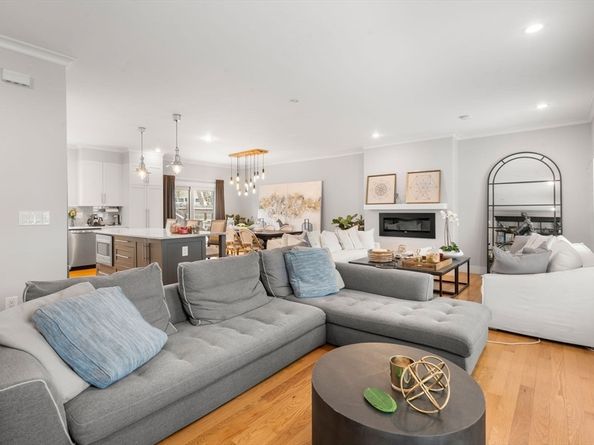 73-79 Auburn St 75, Newton MA 02466