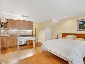 70 Montgomery St, Boston MA 02116