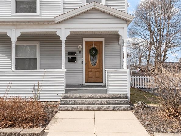 11 Pine Street, Leominster MA 01453