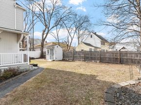 11 Pine Street, Leominster MA 01453